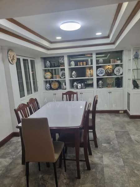 6-BR House, Bangkok, Khlong Tan Nua, Watthana, Bangkok, 6 Bedrooms, 385 sqm, Single Detached House For Rent, by Tanaporn Phumvilairak, 500308253 - DDproperty.com