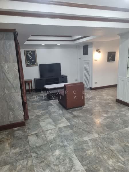 6-BR House, Bangkok, Khlong Tan Nua, Watthana, Bangkok, 6 Bedrooms, 385 sqm, Single Detached House For Rent, by Tanaporn Phumvilairak, 500308253 - DDproperty.com