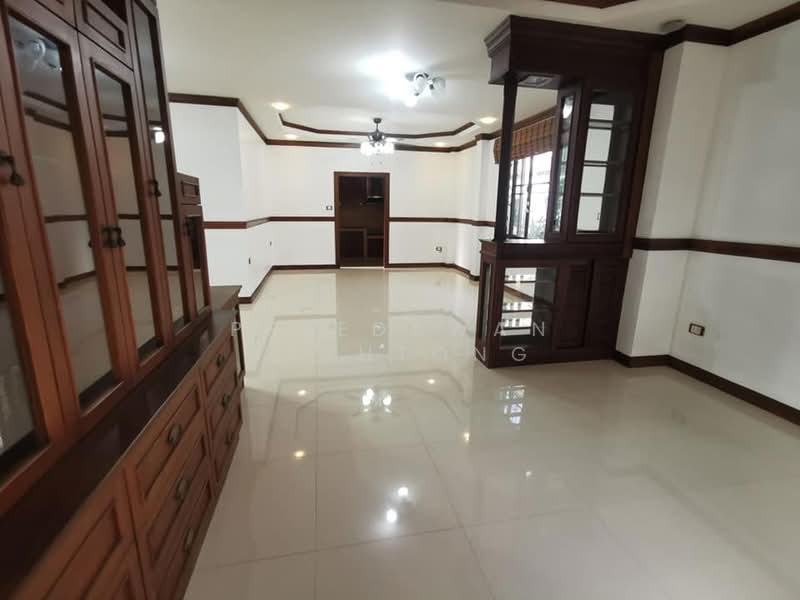 undefined, Chon Buri (Pattaya), Surasak, Si Racha, Chon Buri (Pattaya), 4 Bedrooms, 426 sqm, Single Detached House For Rent, by Patchara Srisak, 500308327 - DDproperty.com