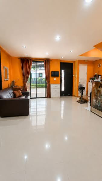 Areeya Mova Kaset-Nawamintr : อารียา โมวา เกษตร-นวมินทร์, กรุงเทพ, ซ. หมู่บ้านอารียา โมวา, จรเข้บัว, ลาดพร้าว, กรุงเทพ, 100 ตร.ม., ทาวน์เฮ้าส์ ขาย, โดย The Best Property เกรซ, 500308335 - DDproperty.com