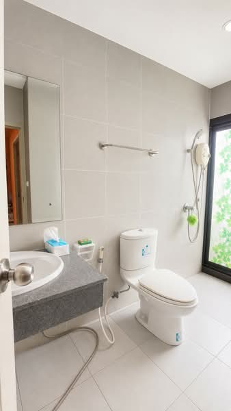 Areeya Mova Kaset-Nawamintr, Bangkok, Soi Moobaan Areeya Mowa, Chorake Bua, Lat Phrao, Bangkok, 4 Bedrooms, 100 sqm, Townhouse For Sale, by The Best Property เกรซ, 500308335 - DDproperty.com