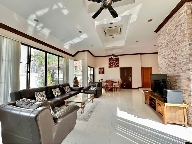 3-BR House, Chon Buri (Pattaya), Nong Pru, Bang Lamung (Pattaya), Chon Buri (Pattaya), 3 Bedrooms, 263 sqm, Single Detached House For Sale, by Patchara Srisak, 500308343 - DDproperty.com