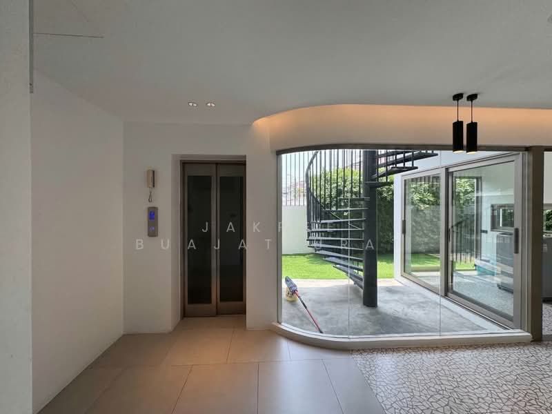 undefined, Bangkok, Chan Kasem, Chatuchak, Bangkok, 3 Bedrooms, 400 sqm, Single Detached House For Rent, by Jakree Buajatturat, 500308389 - DDproperty.com