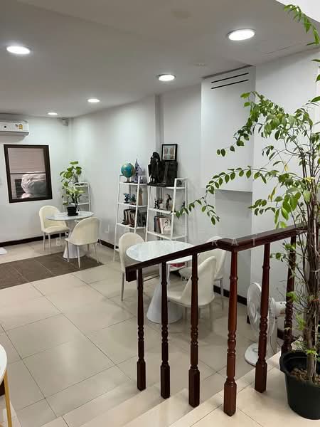 5-BR Townhouse, Bangkok, Khlongtoei Nua, Watthana, Bangkok, 5 Bedrooms, 230 sqm, Townhouse For Rent, by Jakree Buajatturat, 500308424 - DDproperty.com