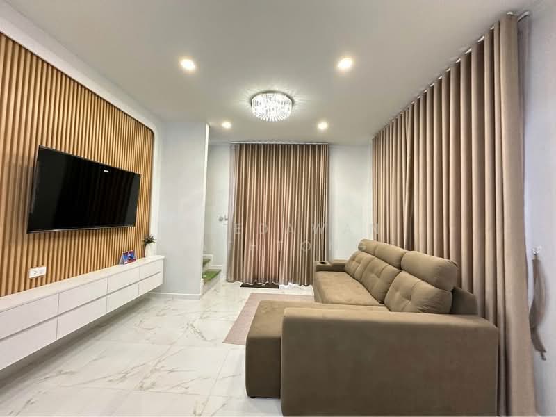 undefined, Chon Buri (Pattaya), Phan Thong, Chon Buri (Pattaya), 4 Bedrooms, 325 sqm, Single Detached House For Rent, by Patchara Srisak, 500308519 - DDproperty.com