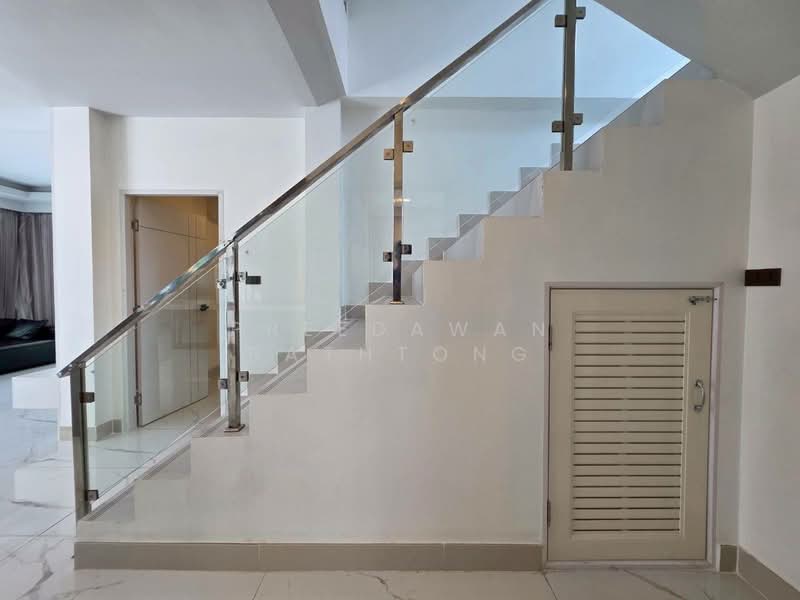Chokchai Village 9, Chon Buri (Pattaya), Bang Lamung, Bang Lamung (Pattaya), Chon Buri (Pattaya), 5 Bedrooms, 300 sqm, Townhouse For Rent, by Patchara Srisak, 500308522 - DDproperty.com
