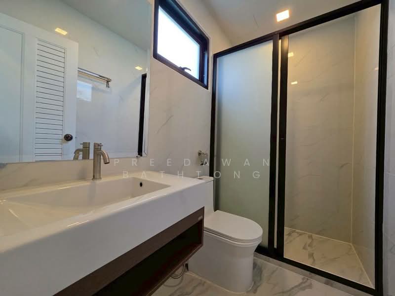 Chokchai Village 9, Chon Buri (Pattaya), Bang Lamung, Bang Lamung (Pattaya), Chon Buri (Pattaya), 5 Bedrooms, 300 sqm, Townhouse For Rent, by Patchara Srisak, 500308522 - DDproperty.com