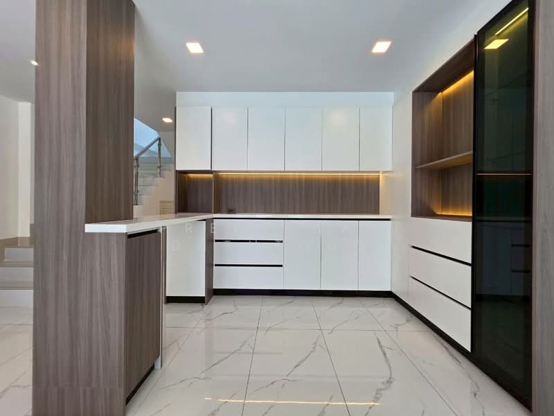 Chokchai Village 9, Chon Buri (Pattaya), Bang Lamung, Bang Lamung (Pattaya), Chon Buri (Pattaya), 5 Bedrooms, 300 sqm, Townhouse For Rent, by Patchara Srisak, 500308522 - DDproperty.com