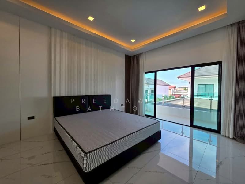 Chokchai Village 9, Chon Buri (Pattaya), Bang Lamung, Bang Lamung (Pattaya), Chon Buri (Pattaya), 5 Bedrooms, 300 sqm, Townhouse For Rent, by Patchara Srisak, 500308522 - DDproperty.com