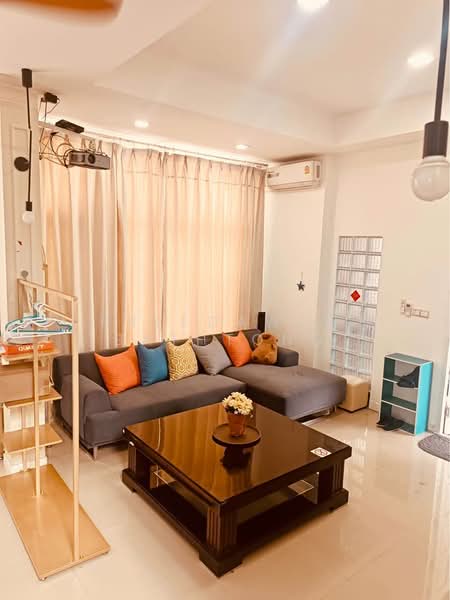 5-BR House, Chon Buri (Pattaya), Na Kloe, Bang Lamung (Pattaya), Chon Buri (Pattaya), 5 Bedrooms, 377 sqm, Single Detached House For Rent, by Patchara Srisak, 500308581 - DDproperty.com