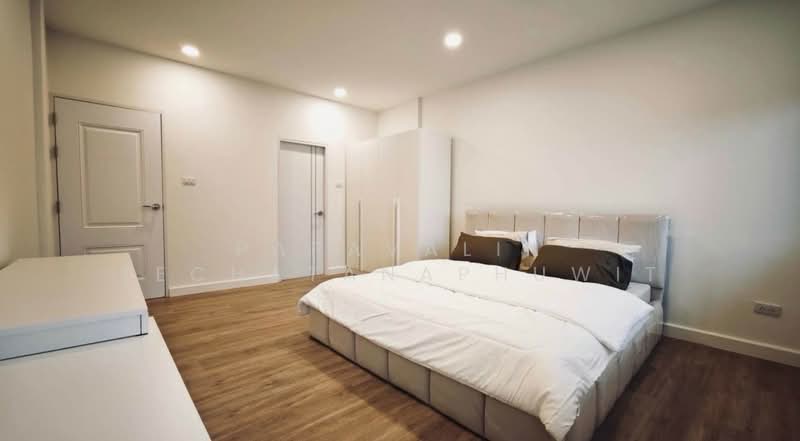 3-BR Townhouse, Bangkok, Saphan Song, Wang Thonglang, Bangkok, 3 Bedrooms, 96 sqm, Townhouse For Rent, by Papavalin Techatanaphuwit, 500308584 - DDproperty.com