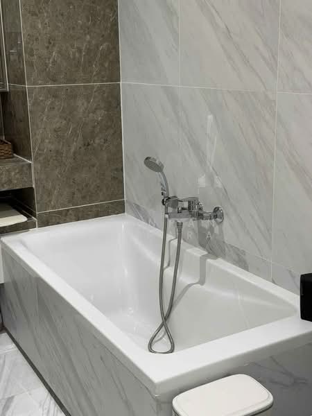 Fynn Asoke, Bangkok, 28 Sukhumvit 10 Alley, Khlong Toei, Bangkok, 1 Bedroom, 41 sqm, Condo For Rent, by Pornpan Chantharakasemchai, 500308622 - DDproperty.com
