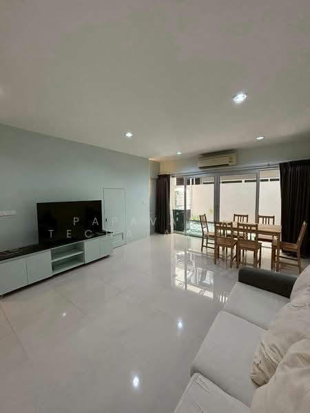 Noble Cube Pattanakarn, Bangkok, Phatthanakan Road, Suan Luang, Bangkok, 2 Bedrooms, 190 sqm, Townhouse For Rent, by Papavalin Techatanaphuwit, 500308640 - DDproperty.com