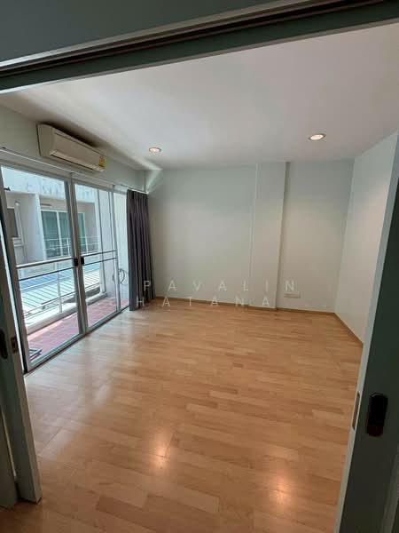 Noble Cube Pattanakarn, Bangkok, Phatthanakan Road, Suan Luang, Bangkok, 2 Bedrooms, 190 sqm, Townhouse For Rent, by Papavalin Techatanaphuwit, 500308640 - DDproperty.com