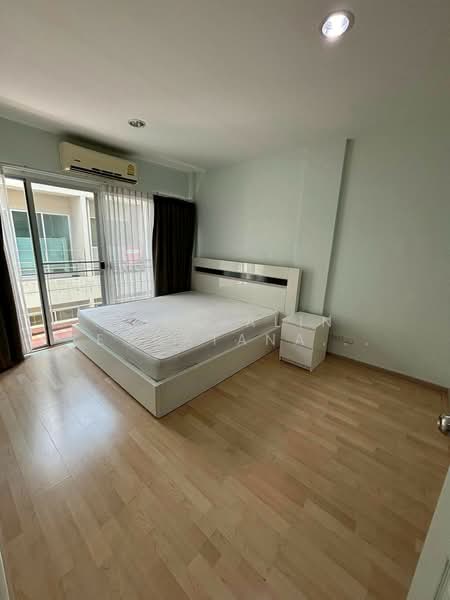 Noble Cube Pattanakarn, Bangkok, Phatthanakan Road, Suan Luang, Bangkok, 2 Bedrooms, 190 sqm, Townhouse For Rent, by Papavalin Techatanaphuwit, 500308640 - DDproperty.com