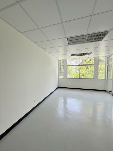 พื้นที่ให้เช่า ถ.จันทน์ สาทร บางรัก : Space for rent on Chan Road, Sathorn, Bang Rak, กรุงเทพ, ทุ่งมหาเมฆ, สาทร, กรุงเทพ, 257 ตร.ม., พื้นที่ขายของ ให้เช่า, โดย TOAH T., 500308732 - DDproperty.com