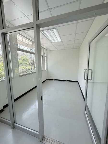 พื้นที่ให้เช่า ถ.จันทน์ สาทร บางรัก : Space for rent on Chan Road, Sathorn, Bang Rak, Bangkok, Thung Maha Mek, Sathon, Bangkok, , 257 sqm, Retail Space For Rent, by TOAH T., 500308732 - DDproperty.com
