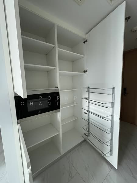 Hyde Sukhumvit 11, Bangkok, 11 Soi Sukhumvit 11, Khlongtoei Nua, Watthana, Bangkok, 1 Bedroom, 33 sqm, Condo For Sale, by Pornpan Chantharakasemchai, 500308742 - DDproperty.com