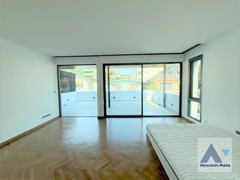 Modern house with private pool and large terrace in Sukhumvit, Bangkok, Khlong Tan Nua, Watthana, Bangkok, 4 Bedrooms, 430 sqm, Single Detached House For Sale, by Accom Asia, 500308871 - DDproperty.com