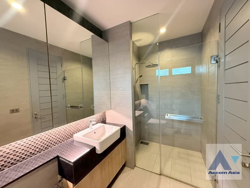 Modern house with private pool and large terrace in Sukhumvit, Bangkok, Khlong Tan Nua, Watthana, Bangkok, 4 Bedrooms, 430 sqm, Single Detached House For Sale, by Accom Asia, 500308871 - DDproperty.com