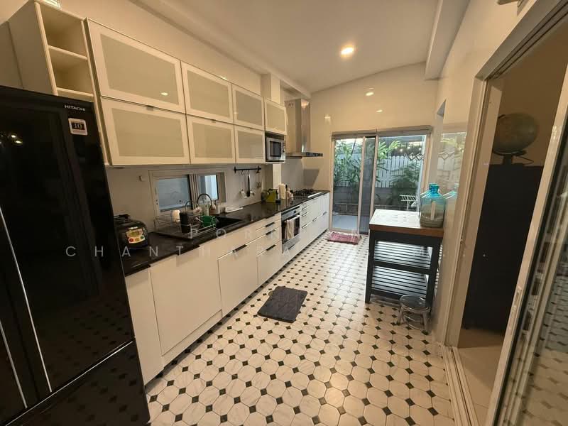 Areeya Mandarina Sukhumvit 77, Bangkok, Sukhumvit 77 Road (On Nut), Suan Luang, Bangkok, 4 Bedrooms, 184 sqm, Townhouse For Sale, by Pornpan Chantharakasemchai, 500308917 - DDproperty.com