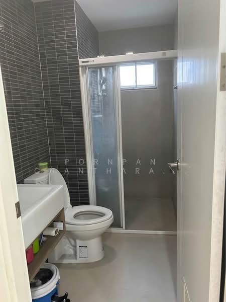 Pruksa Ville 92 Onnut-Suvarnabhumi, Samut Prakan, Soi Ladkrabang 14/1, Ladkrabang Road, Rachathewa, Bang Plee, Samut Prakan, 3 Bedrooms, 204 sqm, Single Detached House For Sale, by Pornpan Chantharakasemchai, 500308975 - DDproperty.com