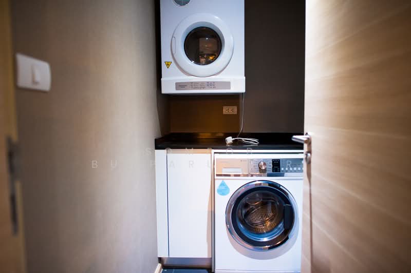Klass Silom, Bangkok, 52 Silom Road, Silom, Bang Rak, Bangkok, 2 Bedrooms, 64 sqm, Condo For Rent, by Sompob Buaparungsri, 500308982 - DDproperty.com