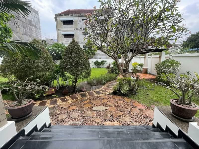 4-BR House, Bangkok, Chan Kasem, Chatuchak, Bangkok, 4 Bedrooms, 450 sqm, Single Detached House For Rent, by Khlueanphon Nukulsirisak, 500309085 - DDproperty.com