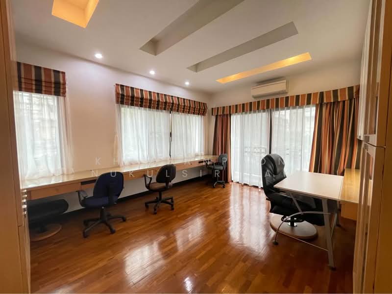 4-BR House, Bangkok, Chan Kasem, Chatuchak, Bangkok, 4 Bedrooms, 450 sqm, Single Detached House For Rent, by Khlueanphon Nukulsirisak, 500309085 - DDproperty.com