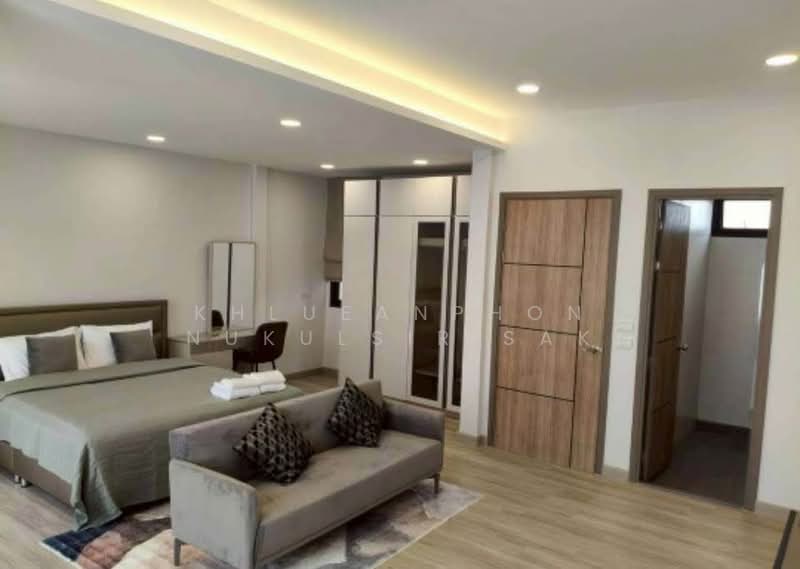 3-BR House, Bangkok, Khlong Tan Nua, Watthana, Bangkok, 3 Bedrooms, 200 sqm, Single Detached House For Rent, by Khlueanphon Nukulsirisak, 500309099 - DDproperty.com