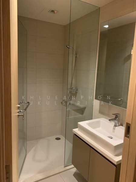 Siri At Sukhumvit, Bangkok, 902 Sukhumvit Road, Phra Kanong, Khlong Toei, Bangkok, 2 Bedrooms, 70 sqm, Condo For Rent, by Khlueanphon Nukulsirisak, 500309136 - DDproperty.com