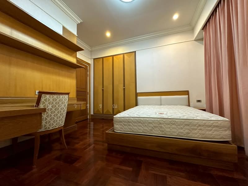 Lakeside Villa 2, Samut Prakan, Soi Lakeside Villa Village 2, Bangna-Trad Road, Bang Kaeo, Bang Plee, Samut Prakan, 8 Bedrooms, 1,200 sqm, Single Detached House For Sale, by Kanokwan Klakhaeng, 500309256 - DDproperty.com