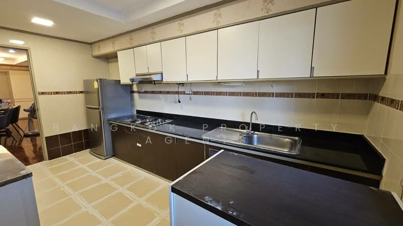 D.H.Grand Tower, Bangkok, Soi Prommit, Khlong Tan Nua, Watthana, Bangkok, 3 Bedrooms, 260 sqm, Condo For Rent, by BANGKOK PROPERTY AGENTS, 500309308 - DDproperty.com