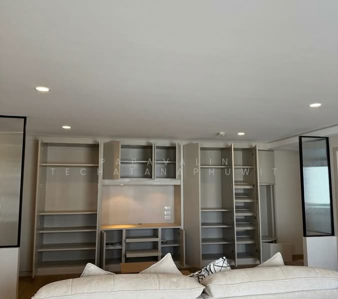 Supalai Place Sukhumvit 39, Bangkok, 175-179 Soi Sukhumvit 39 Sukhumvit Road, Khlong Tan Nua, Watthana, Bangkok, 2 Bedrooms, 135 sqm, Condo For Rent, by Pitchocha Kiatsinpon, 500309342 - DDproperty.com