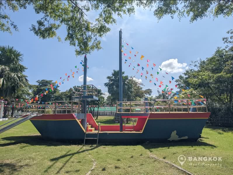 Ladawan Srinakarin : ลดาวัลย์ ศรีนครินทร์, สมุทรปราการ, ถนนศรีนครินทร์, บางแก้ว, บางพลี, สมุทรปราการ, 400 ตร.ม., บ้านเดี่ยว ขาย, โดย จักรพงษ์ พลเยี่ยม, 500309345 - DDproperty.com