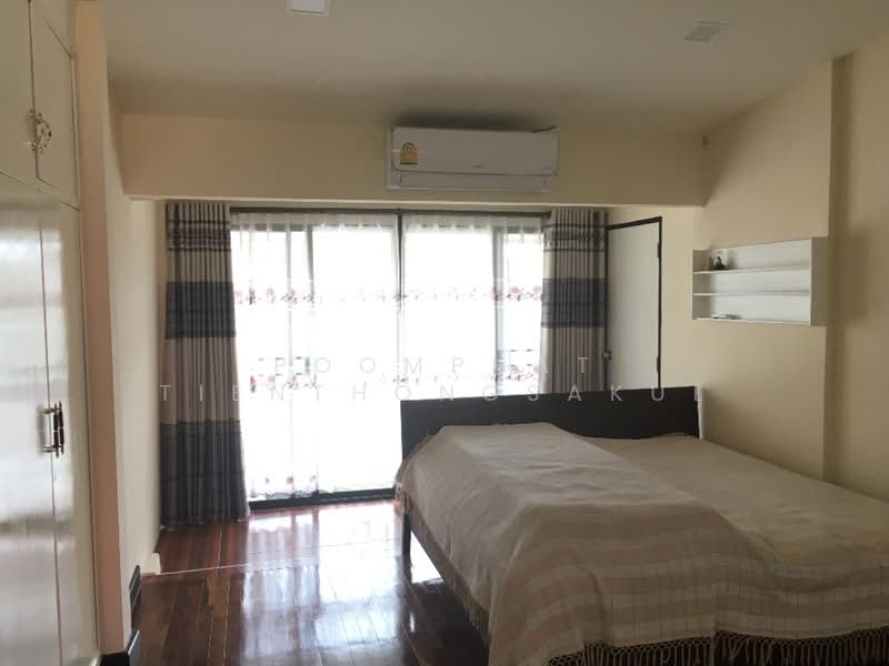 6-BR House, Bangkok, Saphan Sung, Bangkok, 6 Bedrooms, 500 sqm, Single Detached House For Sale, by Poomphat Tienthongsakul, 500309385 - DDproperty.com