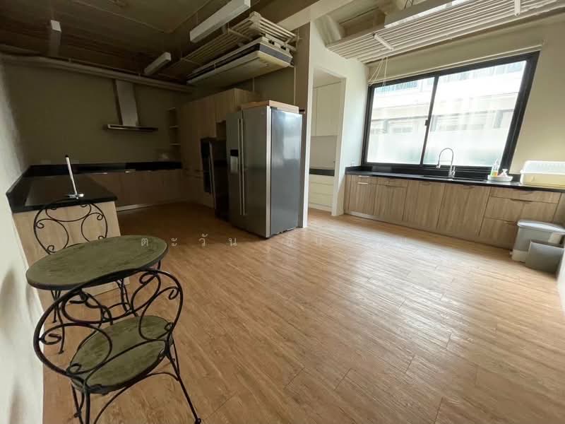 5-story building for rent, Thonglor 23, Bangkok, Khlong Tan Nua, Watthana, Bangkok, , 900 sqm, Shophouse For Rent, by ตะวัน ขันเงิน, 500309415 - DDproperty.com