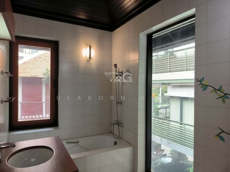 Beautiful 3-bedroom Villa with private swimming pool for rent, Bangkok, Khong Tan, Khlong Toei, Bangkok, 3 Bedrooms, 700 sqm, Villa For Rent, by Bulakorn Heng, 500309435 - DDproperty.com