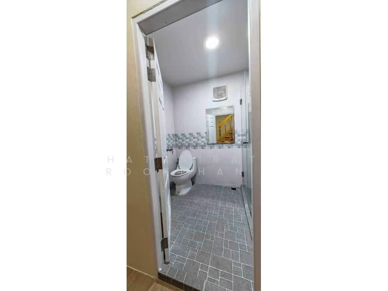 4-BR Townhouse, Bangkok, Nong Kham, Nong Khaem, Bangkok, 4 Bedrooms, 250 sqm, Townhouse For Sale, by Hathairat  Rookphan  , 500309470 - DDproperty.com