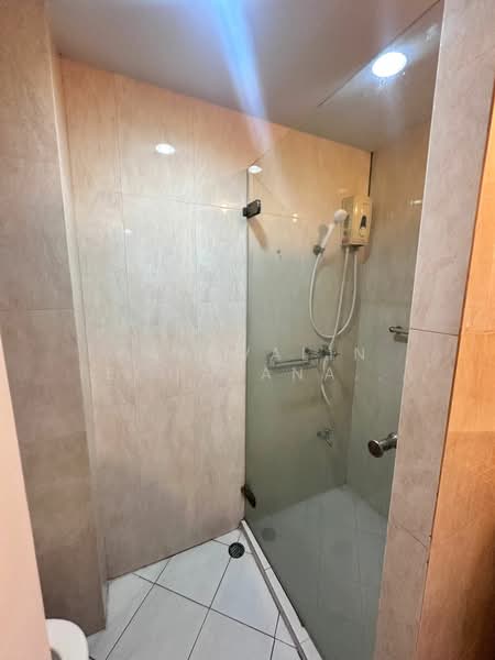 First Tower, Bangkok, 154 Sukhumvit Road, Khlongtoei Nua, Watthana, Bangkok, 1 Bedroom, 33 sqm, Condo For Rent, by Pitchocha Kiatsinpon, 500309483 - DDproperty.com