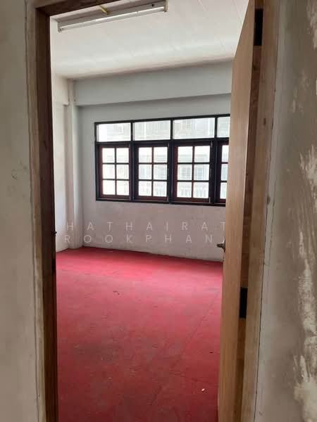 3-BR Townhouse, Bangkok, Bang O, Bang Phlat, Bangkok, 3 Bedrooms, 150 sqm, Townhouse For Rent, by Hathairat Rookphan , 500309515 - DDproperty.com