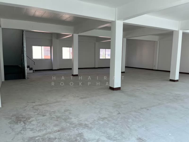 3-BR Townhouse, Bangkok, Bang O, Bang Phlat, Bangkok, 3 Bedrooms, 150 sqm, Townhouse For Rent, by Hathairat Rookphan , 500309515 - DDproperty.com