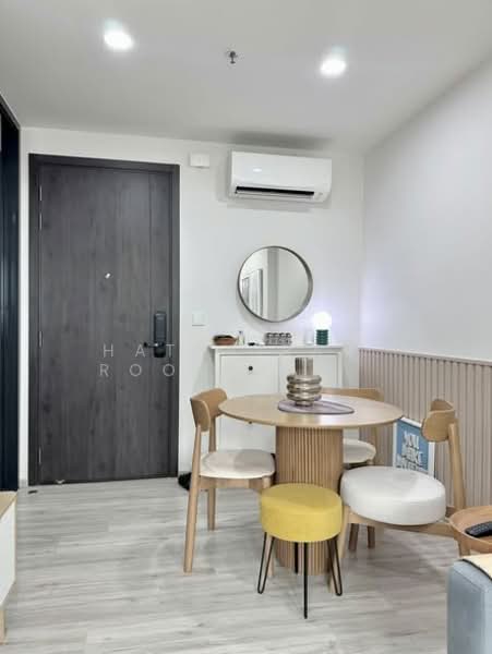 XT Huaikhwang, Bangkok, 244 Ratchadaphisek Road, Huai Khwang, Bangkok, 1 Bedroom, 35 sqm, Condo For Sale, by Hathairat Rookphan , 500309520 - DDproperty.com