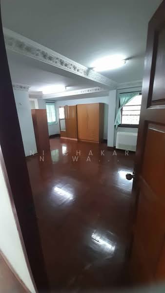 5-BR House, Bangkok, Chim Plee, Taling Chan, Bangkok, 5 Bedrooms, 980 sqm, Single Detached House For Sale, by Nitchakarn  Wanitwichakornkit , 500309524 - DDproperty.com