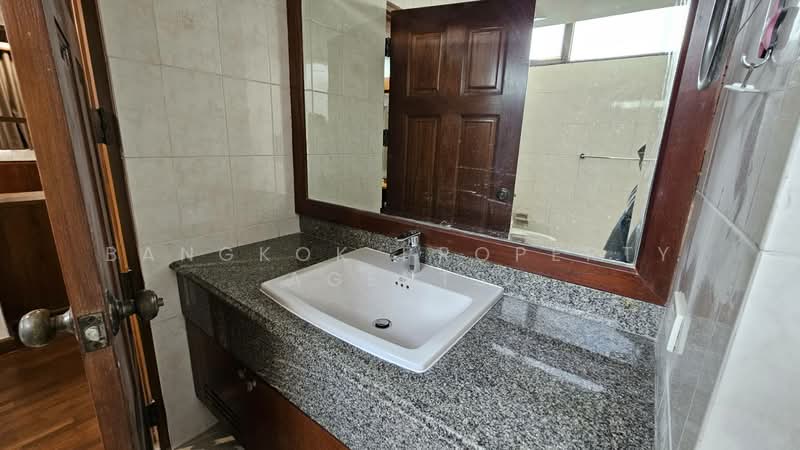 Ruamsuk Condominium, Bangkok, 12 Soi Athakravi, Khong Tan, Khlong Toei, Bangkok, 3 Bedrooms, 316 sqm, Condo For Rent, by BANGKOK PROPERTY AGENTS, 500309545 - DDproperty.com