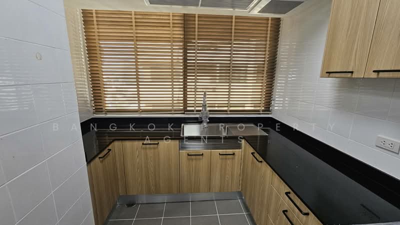 Ruamsuk Condominium, Bangkok, 12 Soi Athakravi, Khong Tan, Khlong Toei, Bangkok, 3 Bedrooms, 316 sqm, Condo For Rent, by BANGKOK PROPERTY AGENTS, 500309545 - DDproperty.com