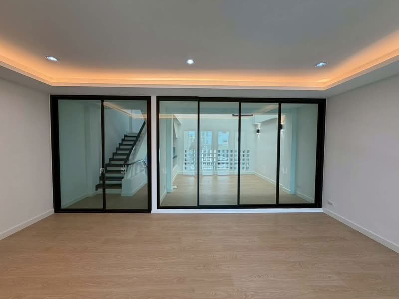 4.5-story townhome for sale with private elevator, Sukhumvit 101, Bangkok, Bang Chak, Phra Khanong, Bangkok, 4 Bedrooms, 450 sqm, Townhouse For Sale, by ตะวัน ขันเงิน, 500309577 - DDproperty.com