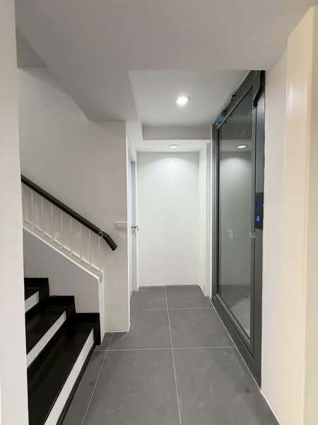 4.5-story townhome for sale with private elevator, Sukhumvit 101, Bangkok, Bang Chak, Phra Khanong, Bangkok, 4 Bedrooms, 450 sqm, Townhouse For Sale, by ตะวัน ขันเงิน, 500309577 - DDproperty.com