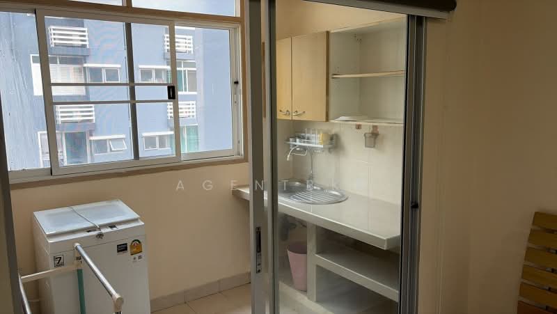 Supalai City Home Ratchada 10, Bangkok, Soi Ratchadaphisek 10, Ratchadaphisek Road, Huai Khwang, Bangkok, Studio, 30 sqm, Condo For Rent, by Agentbkk, 500309601 - DDproperty.com