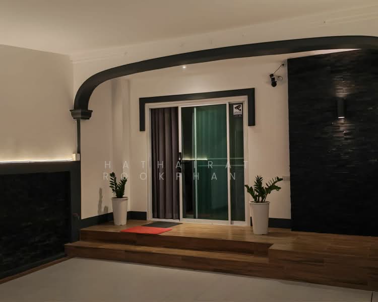 The Metro Sathorn-Kanlapaphruek, Bangkok, Kanlapaphruek Road, Bang Wa, Phasi Charoen, Bangkok, 3 Bedrooms, 200 sqm, Townhouse For Rent, by Hathairat Rookphan , 500309620 - DDproperty.com